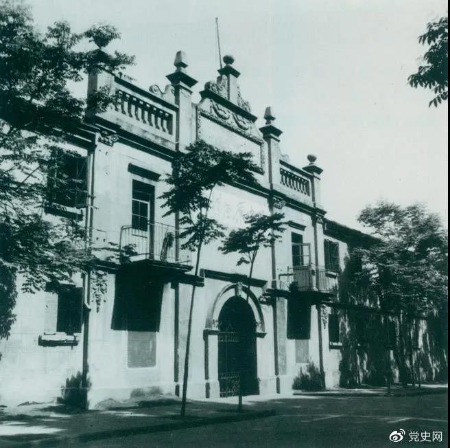 1927年4月27日，中國共產(chǎn)黨第五次全國代表大會在武漢召開。圖為大會舉行開幕式的地方。.png
